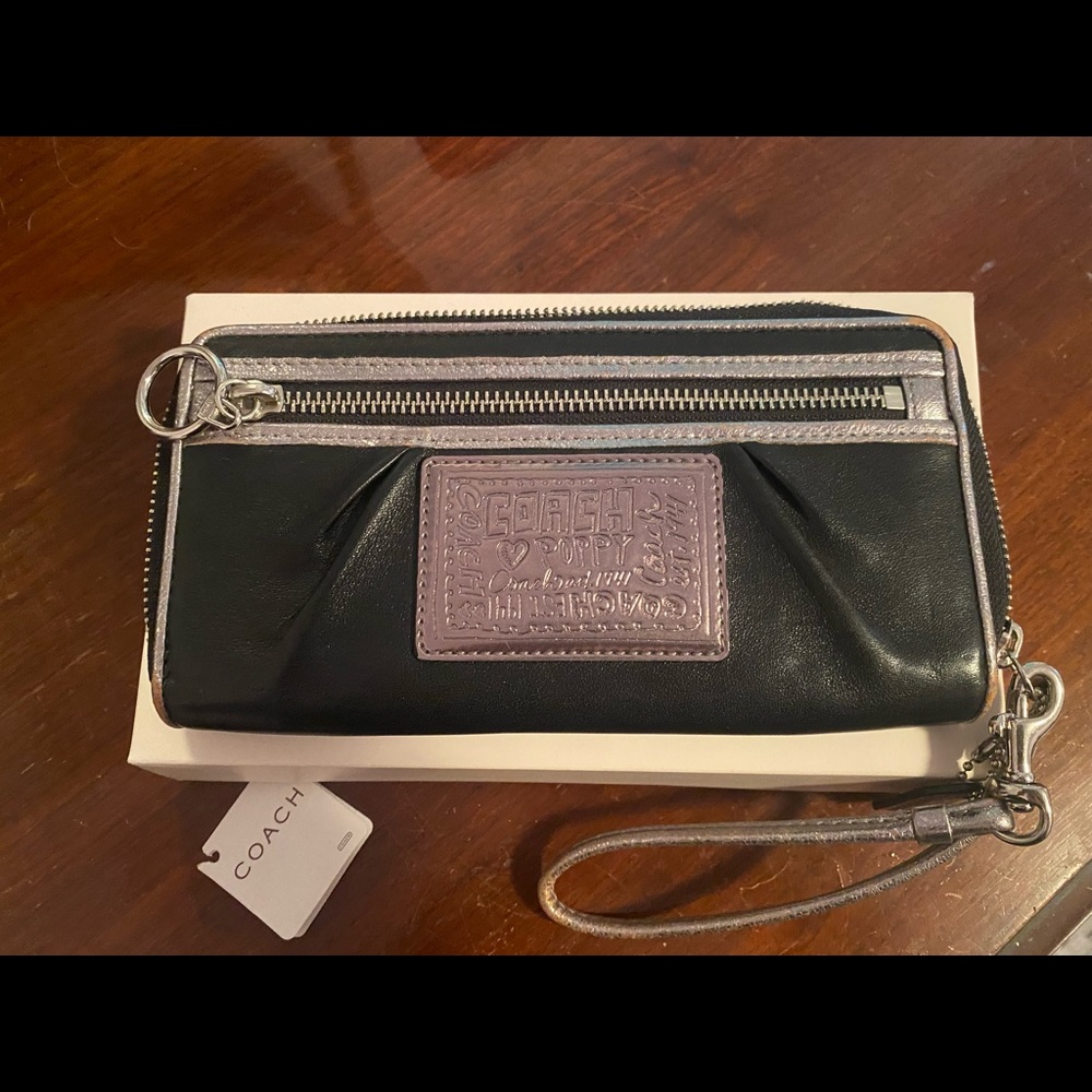 Coach poppy wristlet